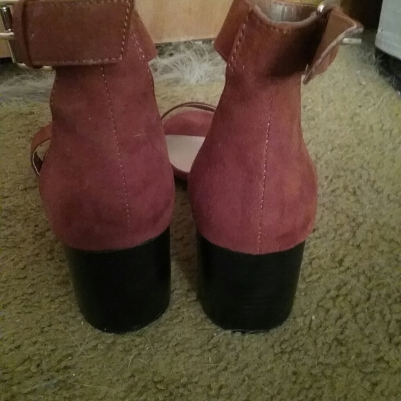 Open Toed Heels - Picture 2 of 4